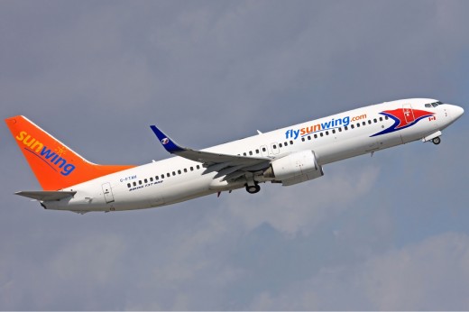 A Sunwing 737 hit severe turbulence over Montana early Sunday