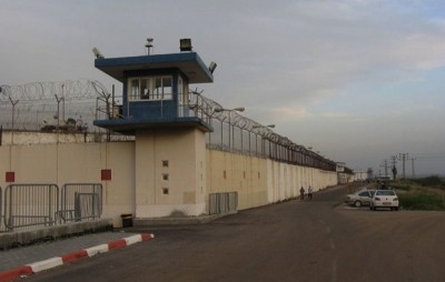 Flying over prisons may soon be illegal.